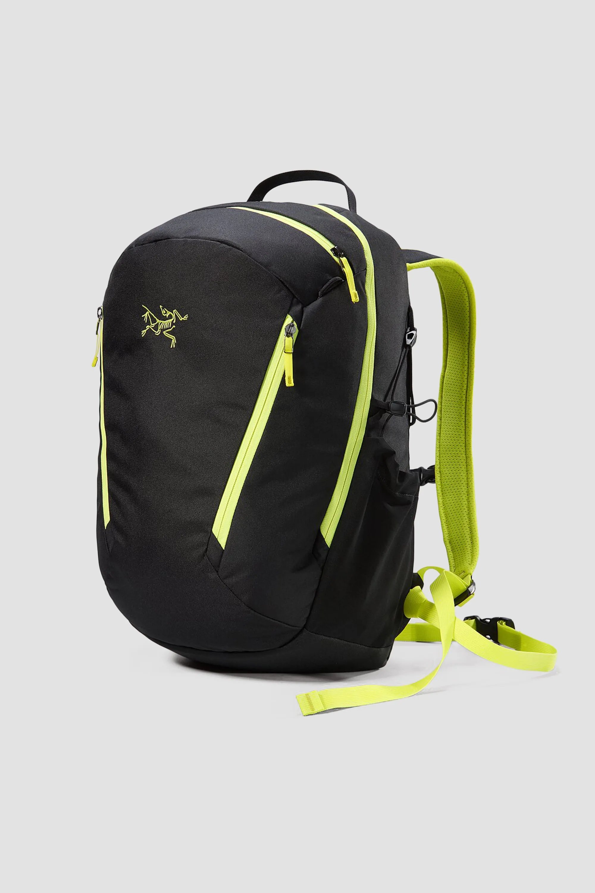 Arc'teryx Unisex Mantis 26 Backpack in Black/Euphoria