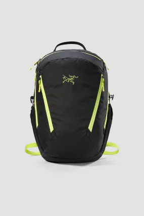 Arc'teryx Unisex Mantis 26 Backpack in Black/Euphoria