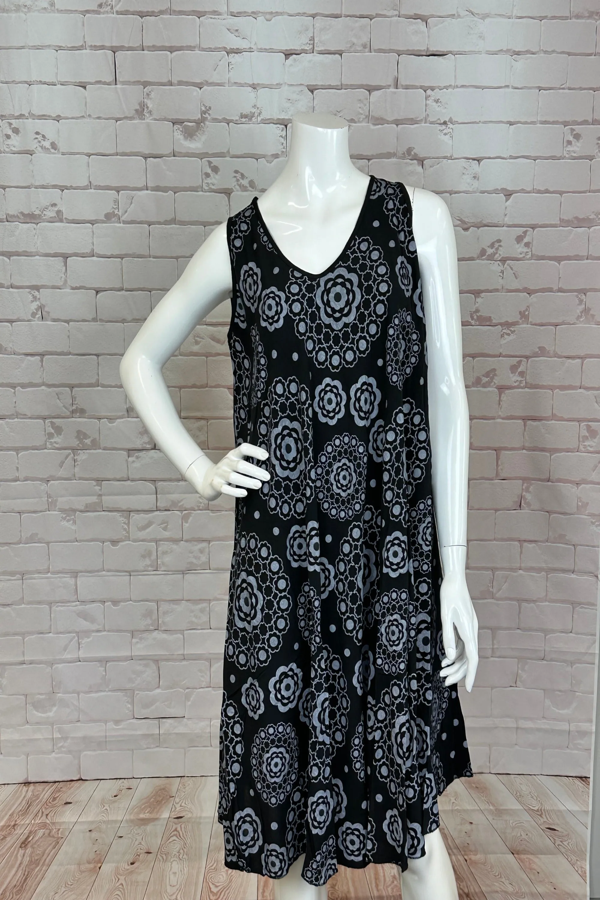 FLORAL MEDALLION PRINT DRESS