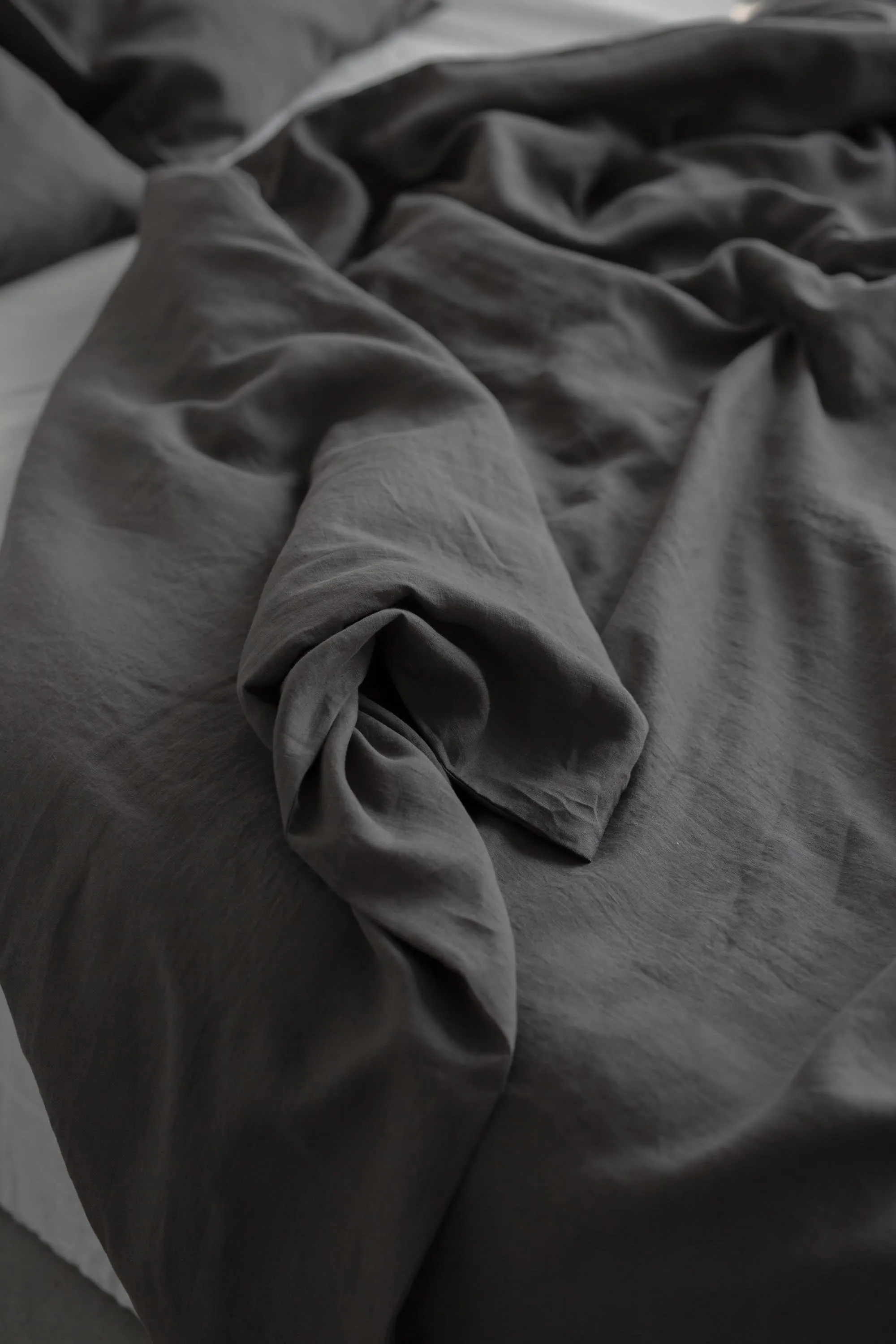 Linen bedding set in Charcoal by AmourLinen