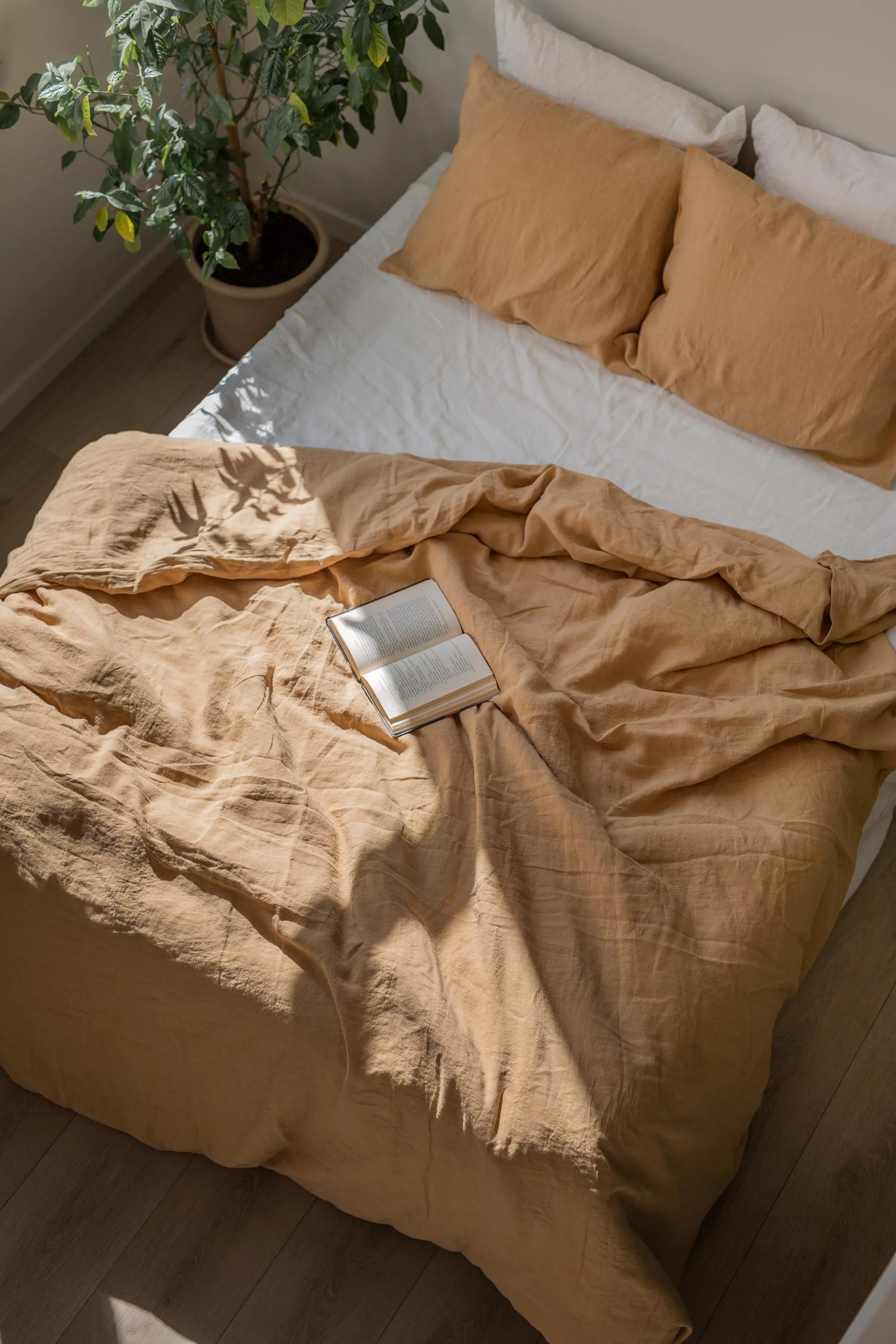 Linen bedding set in Mustard by AmourLinen