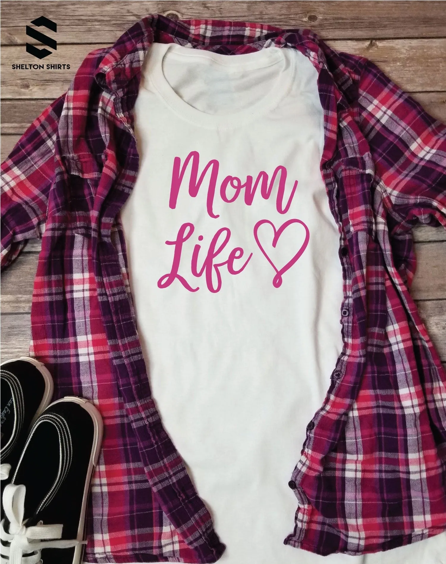 Mom Life with Heart Word Font Shirt