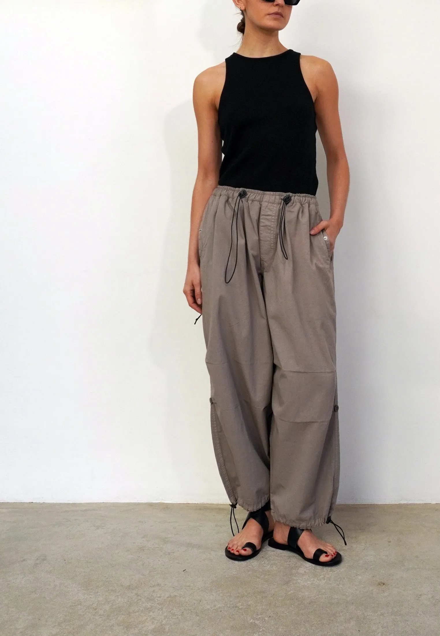 PARACHUTE PANTS BROWN