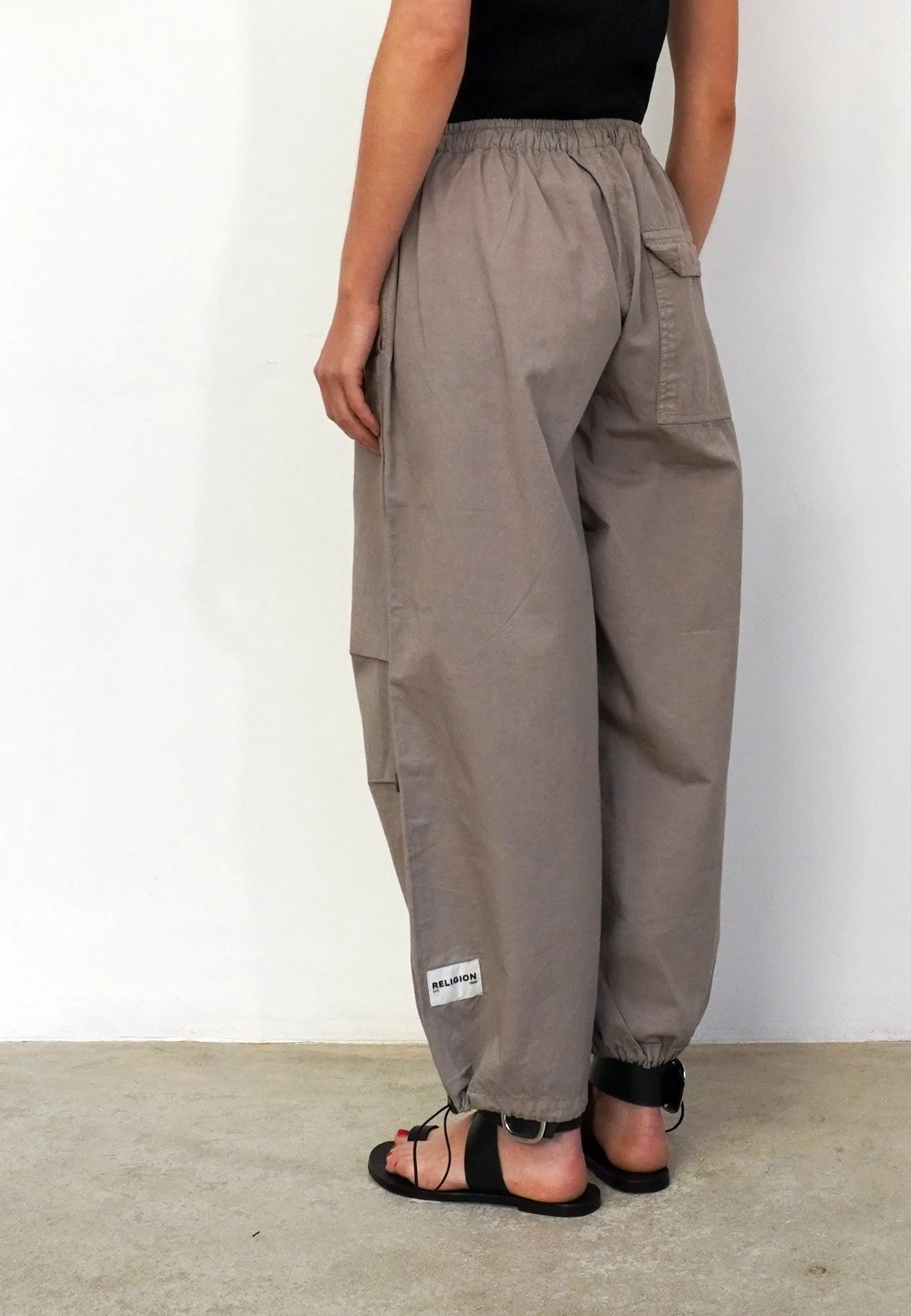 PARACHUTE PANTS BROWN