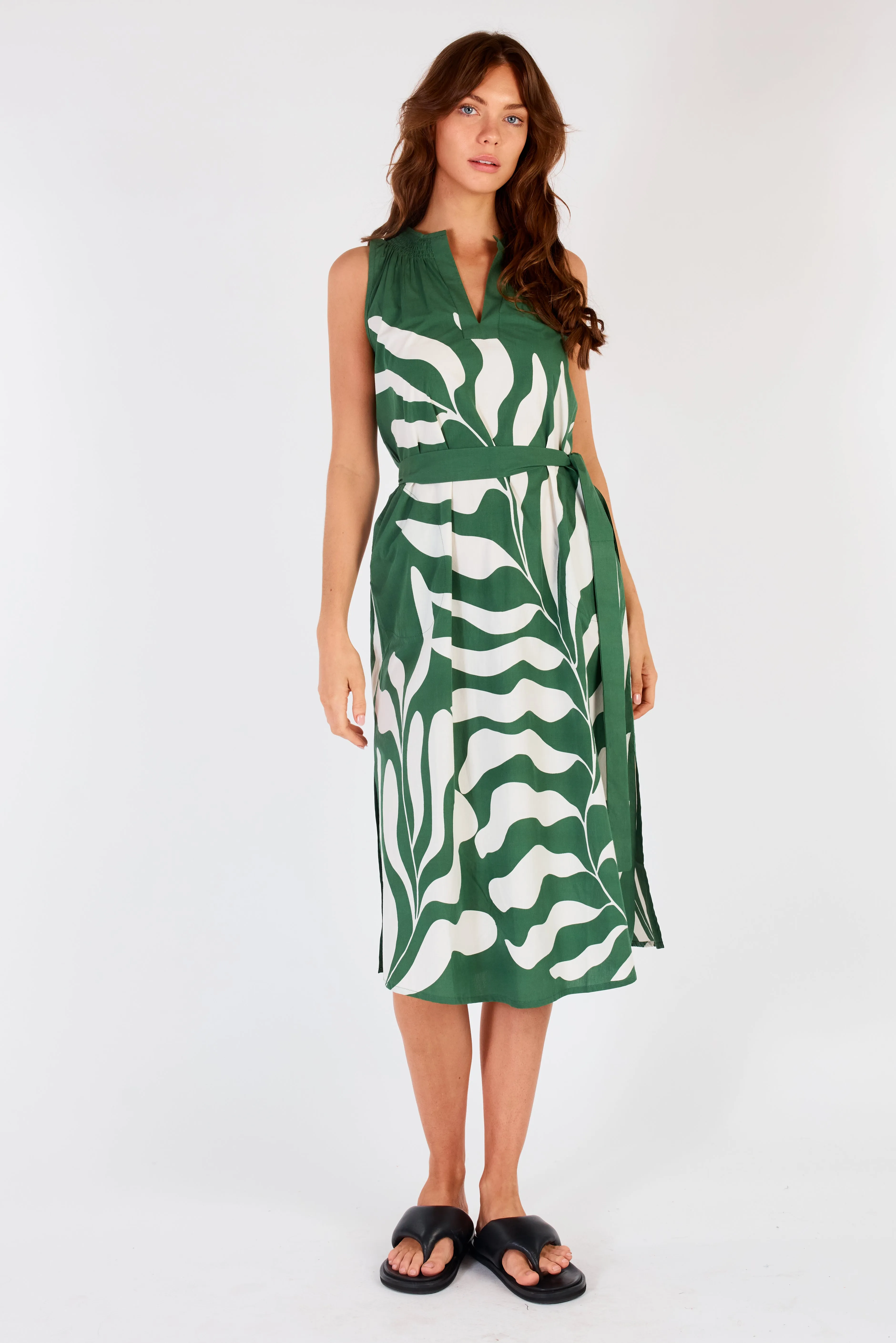 Sakanto S/less Dress - Hoja Green