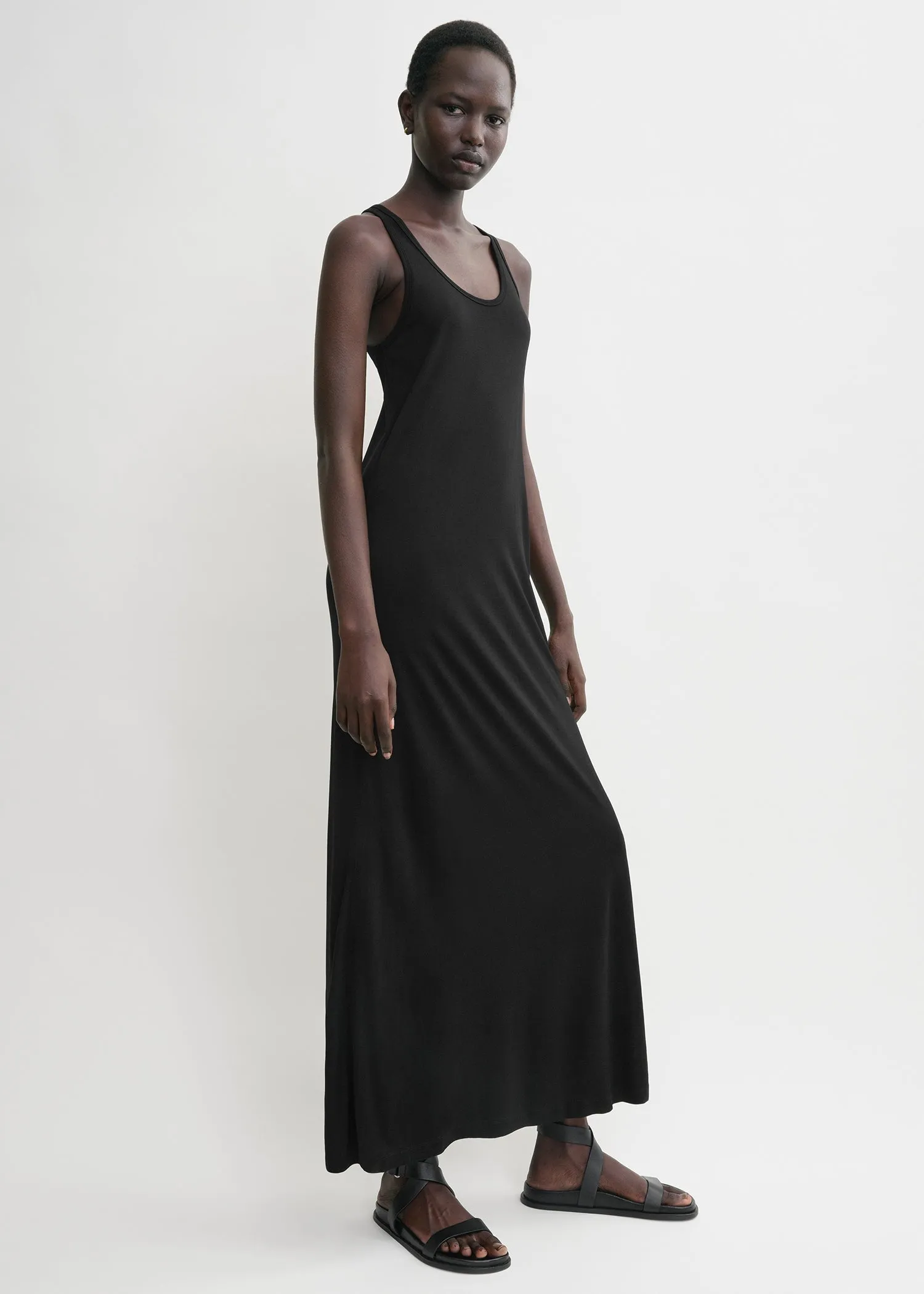 Scoop-neck jersey dress black