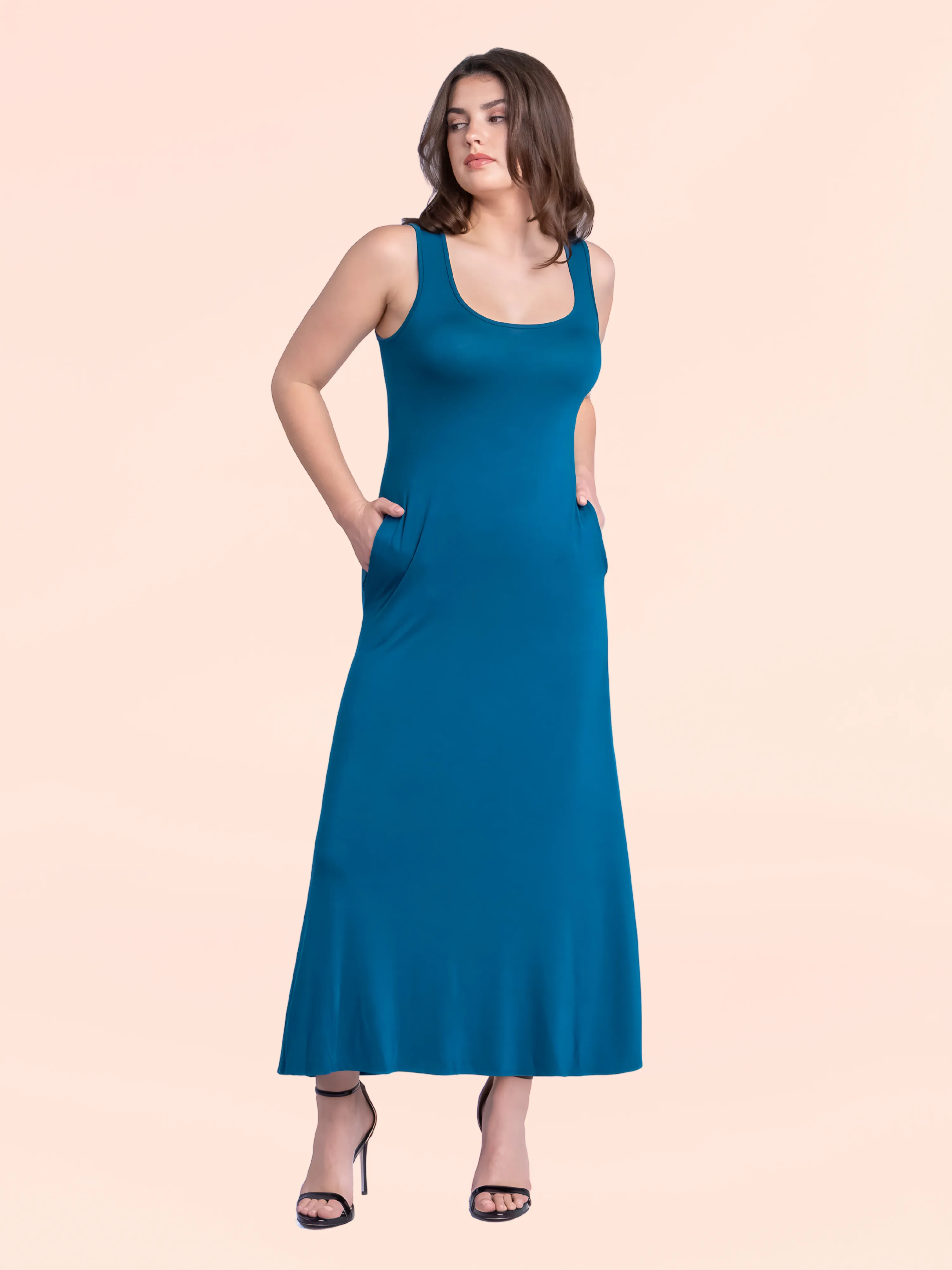 Scoop Neck Sleeveless Maxi Dress with Pockets