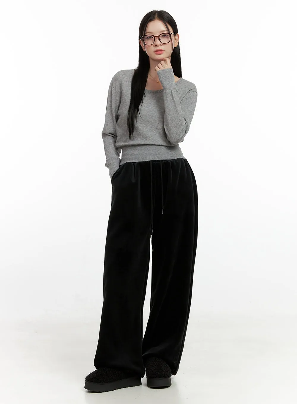 Solid U-Neck Cropped Sweater ON408