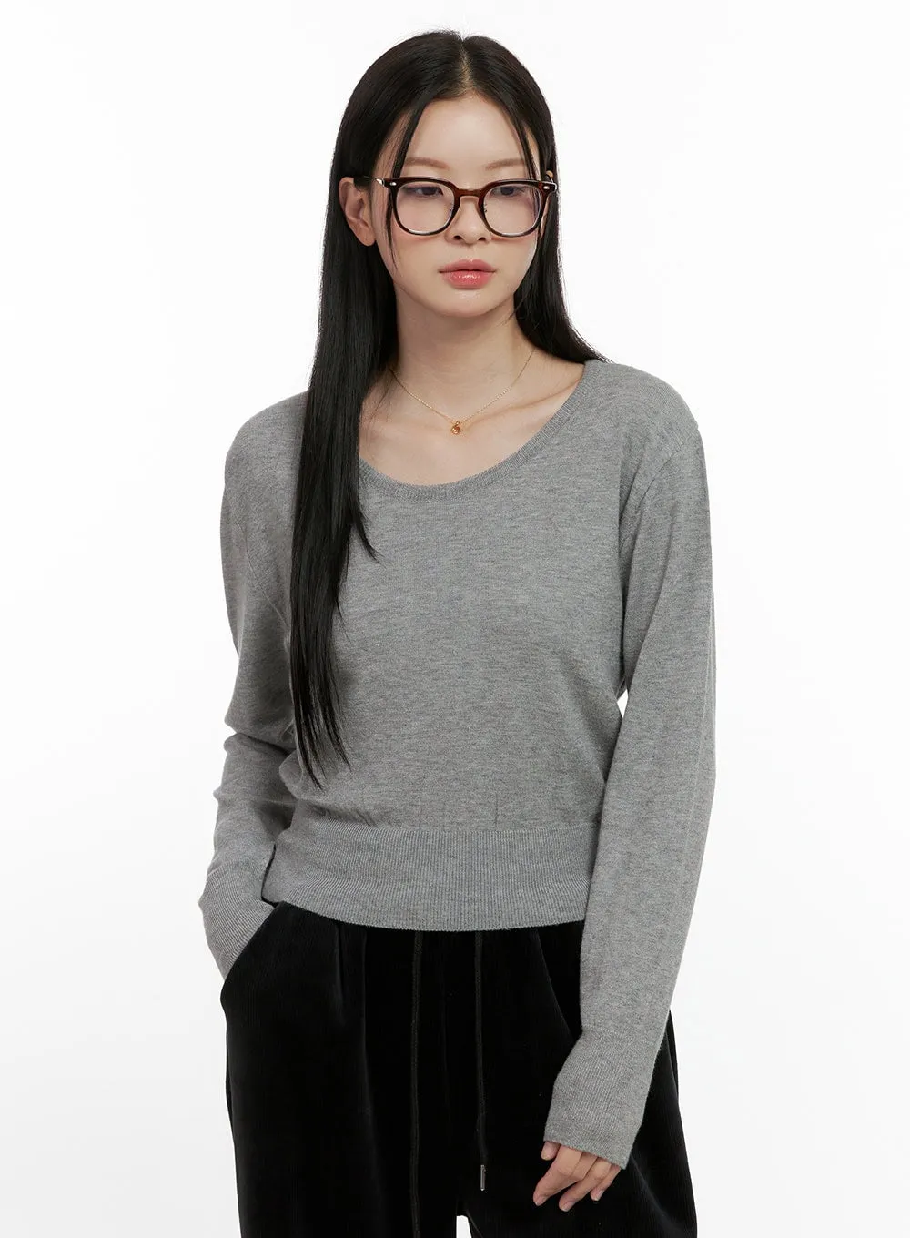 Solid U-Neck Cropped Sweater ON408