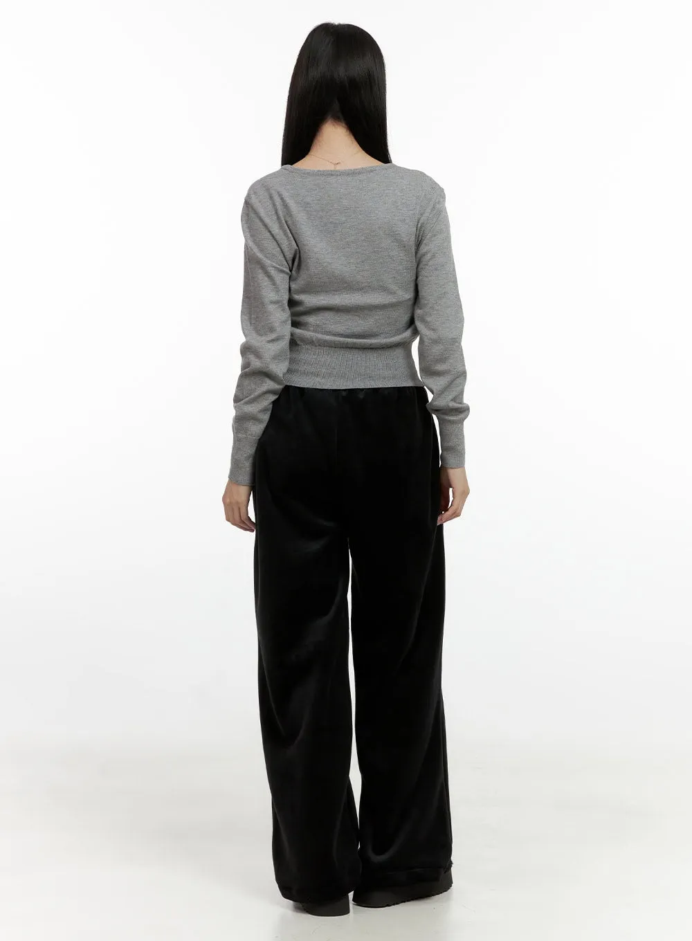 Solid U-Neck Cropped Sweater ON408