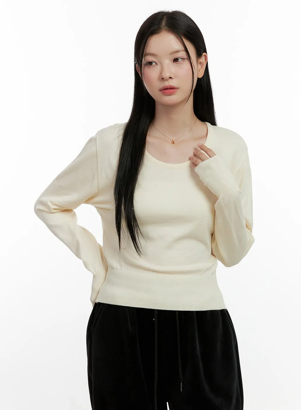 Solid U-Neck Cropped Sweater ON408