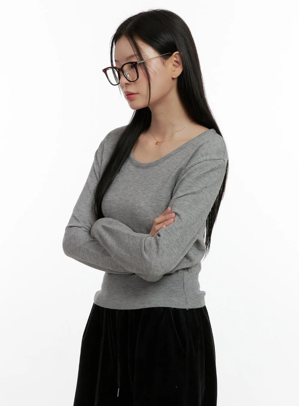 Solid U-Neck Cropped Sweater ON408